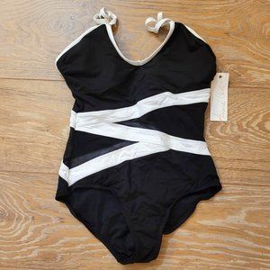 142. Anne Cole one piece swimsuit. Black and White. Size 6. NWT